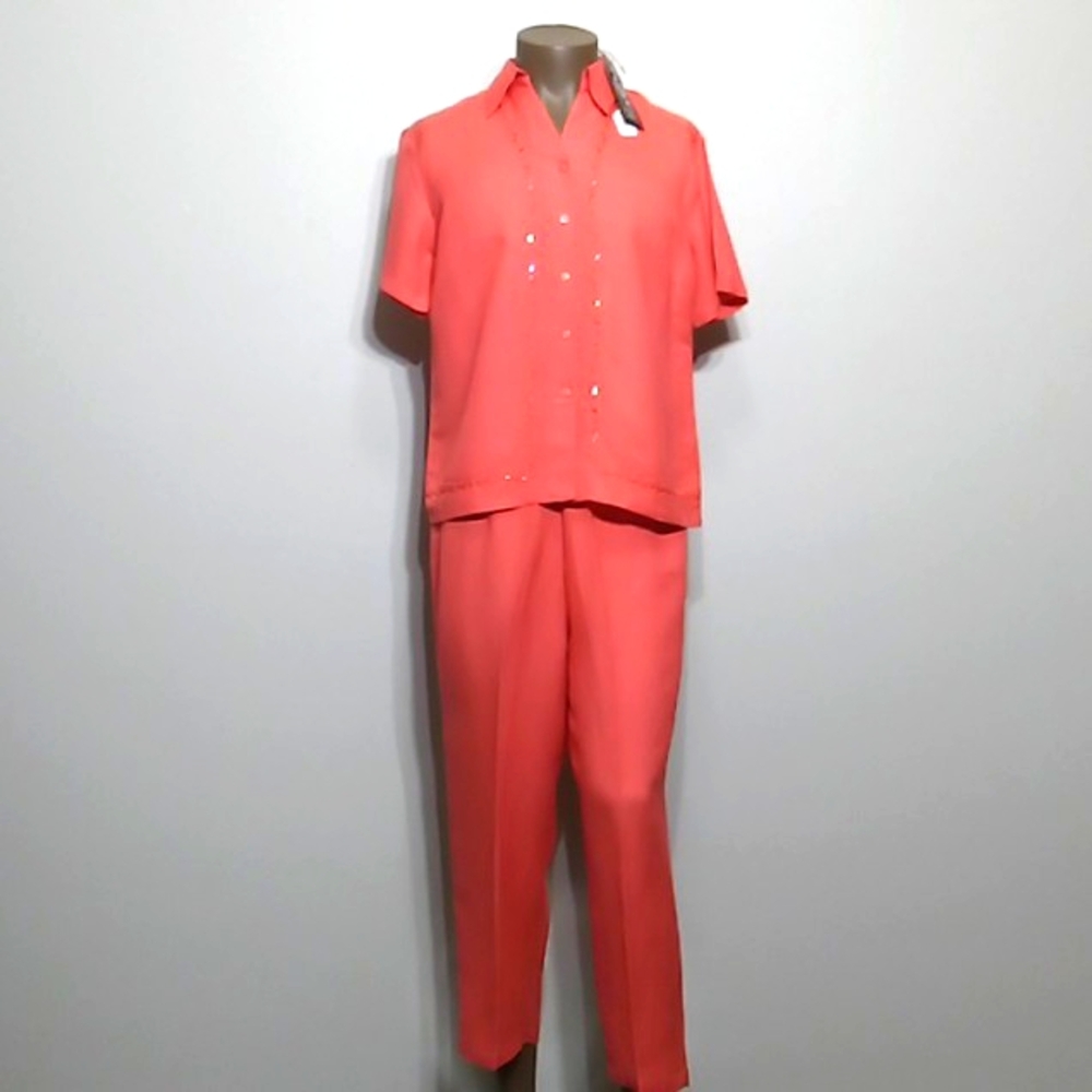 Beautiful 2pc Grapefruit Capris pants set by AFIVA